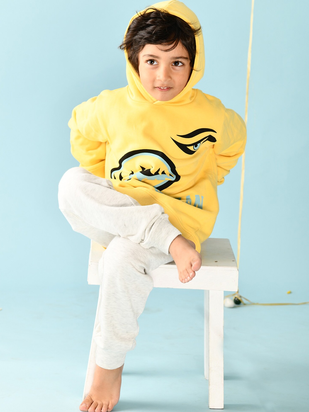 

Anthrilo Boys Yellow & Grey Printed Sweatshirt with Trousers