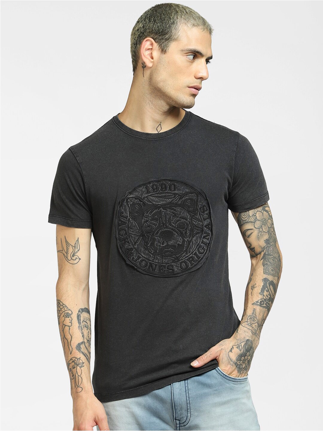 

Jack & Jones Men Black Applique Slim Fit T-shirt