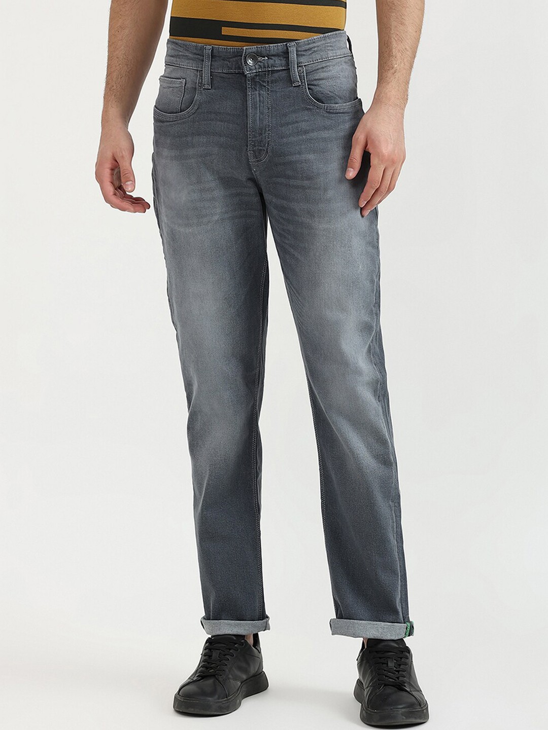 

United Colors of Benetton Men Grey Slim Fit Low Distress Heavy Fade Jeans