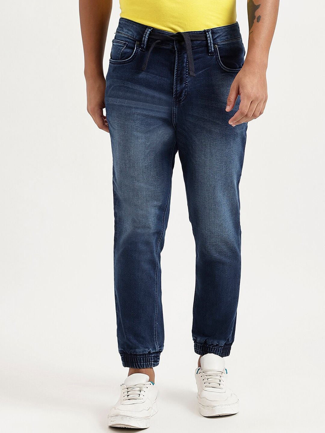

United Colors of Benetton Men Blue Low Distress Light Fade Jeans