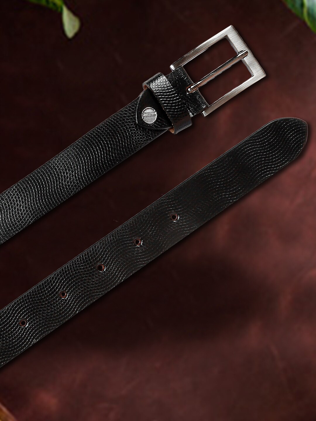 

WELBAWT Men Black Textured Leather Belt