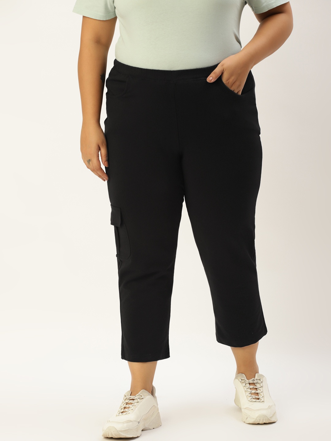 

theRebelinme Plus Size Women Black Solid Capris