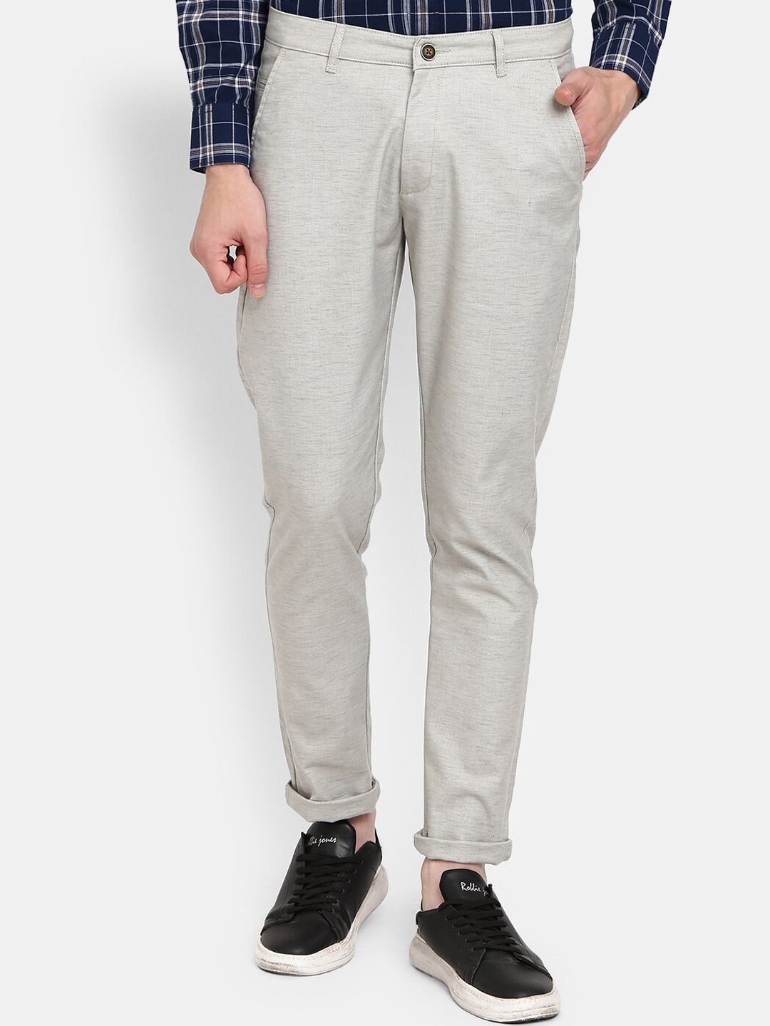 

V-Mart Men Grey Textured Trousers