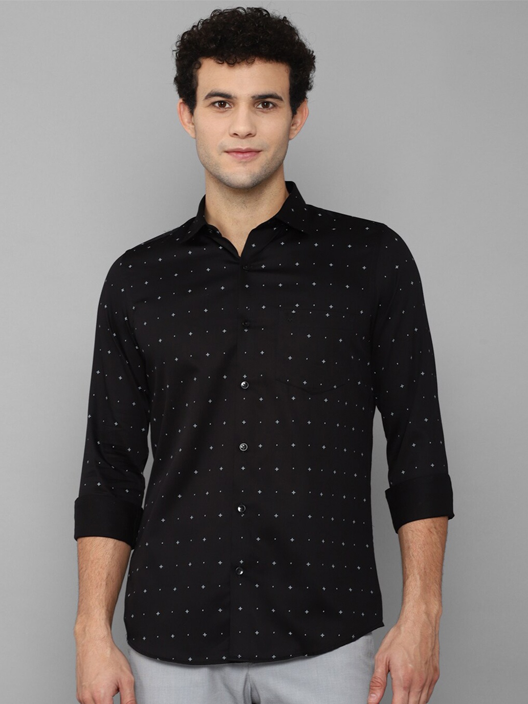 

Allen Solly Men Black Slim Fit Printed Casual Shirt