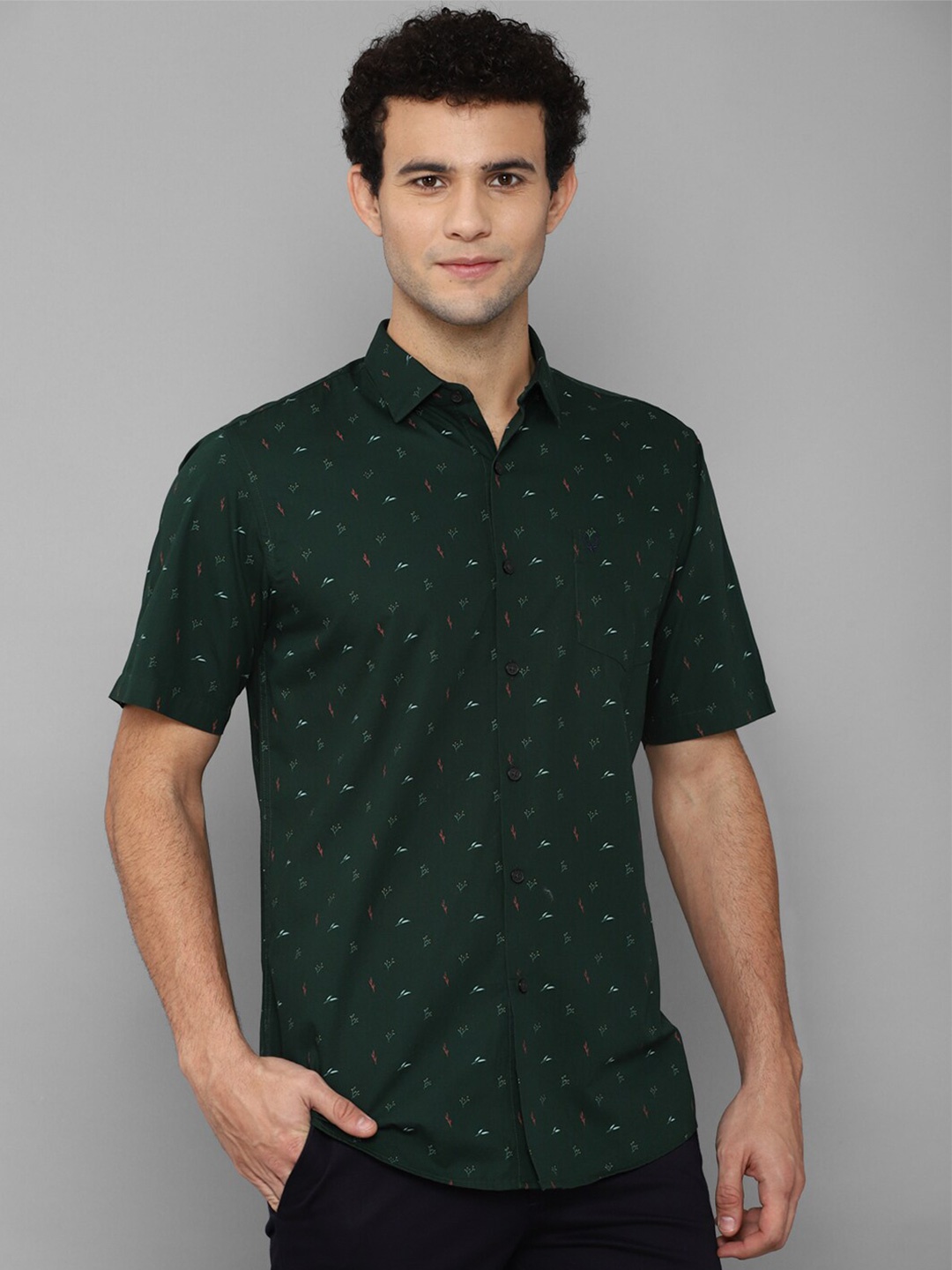 

Allen Solly Men Green Slim Fit Printed Casual Shirt