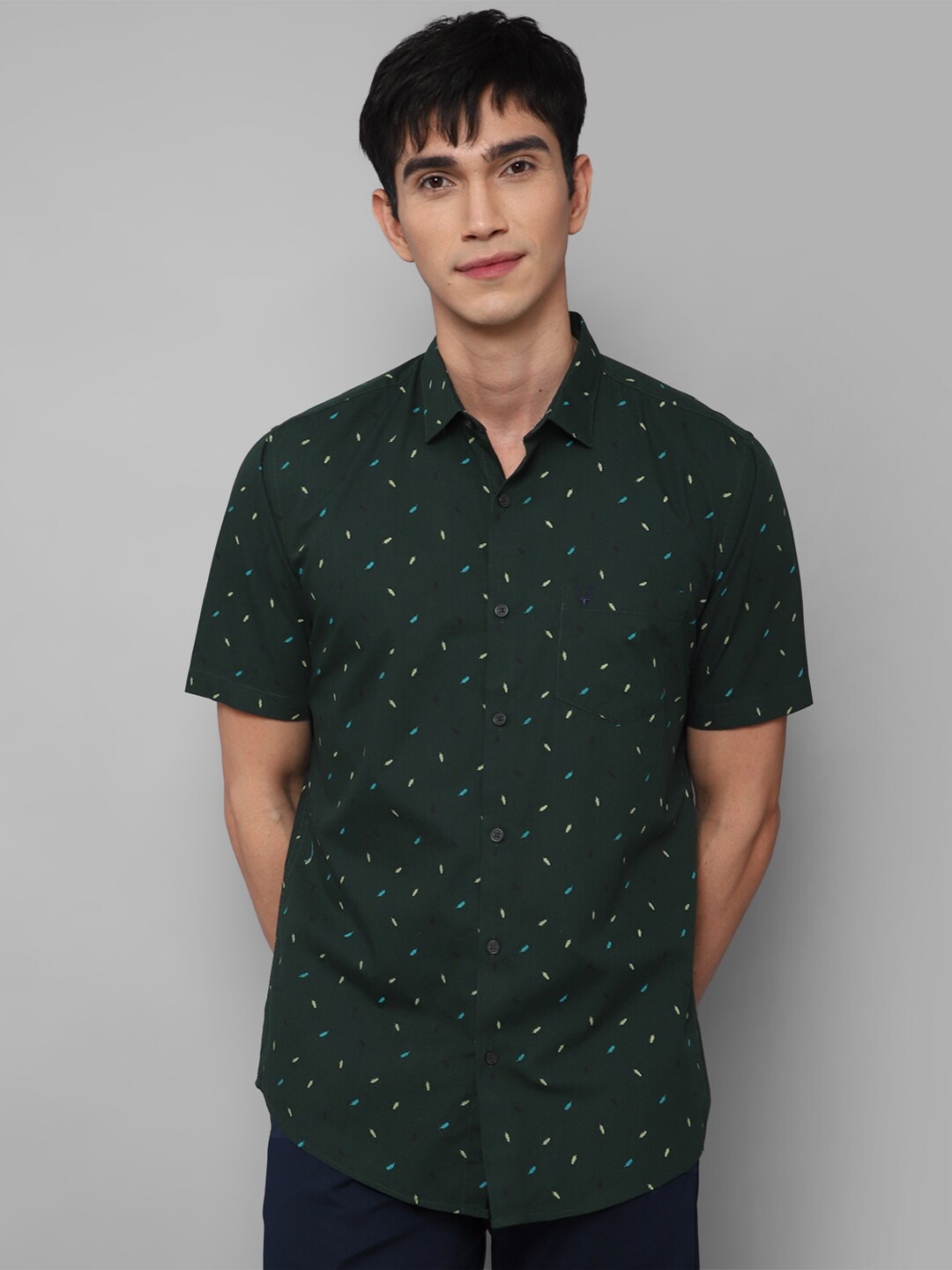 

Allen Solly Men Green Slim Fit Printed Cotton Casual Shirt