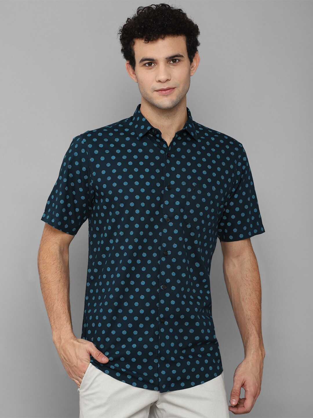 

Allen Solly Men Navy Blue Slim Fit Printed Cotton Casual Shirt