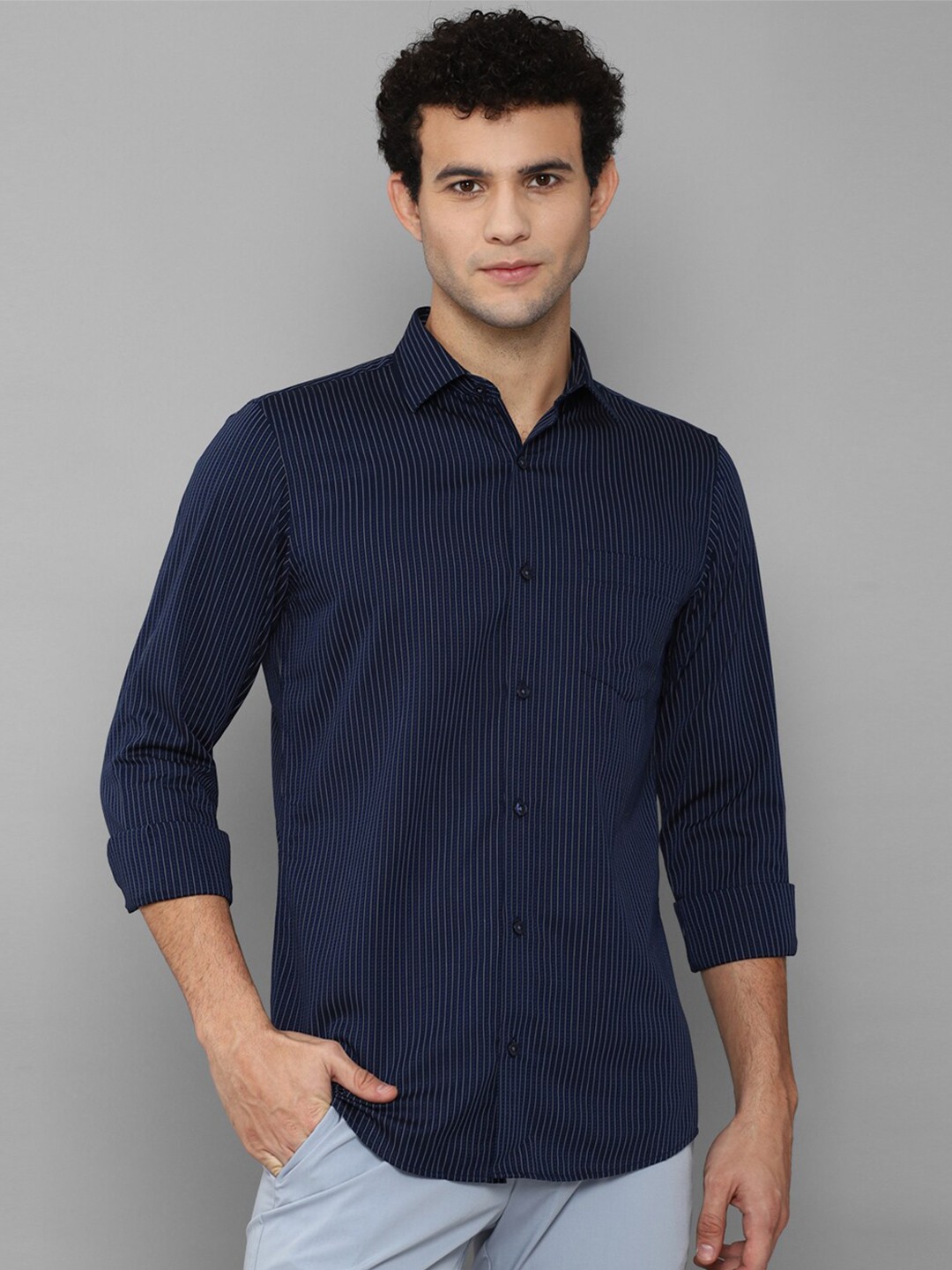 

Allen Solly Men Navy Blue Slim Fit Striped Casual Shirt