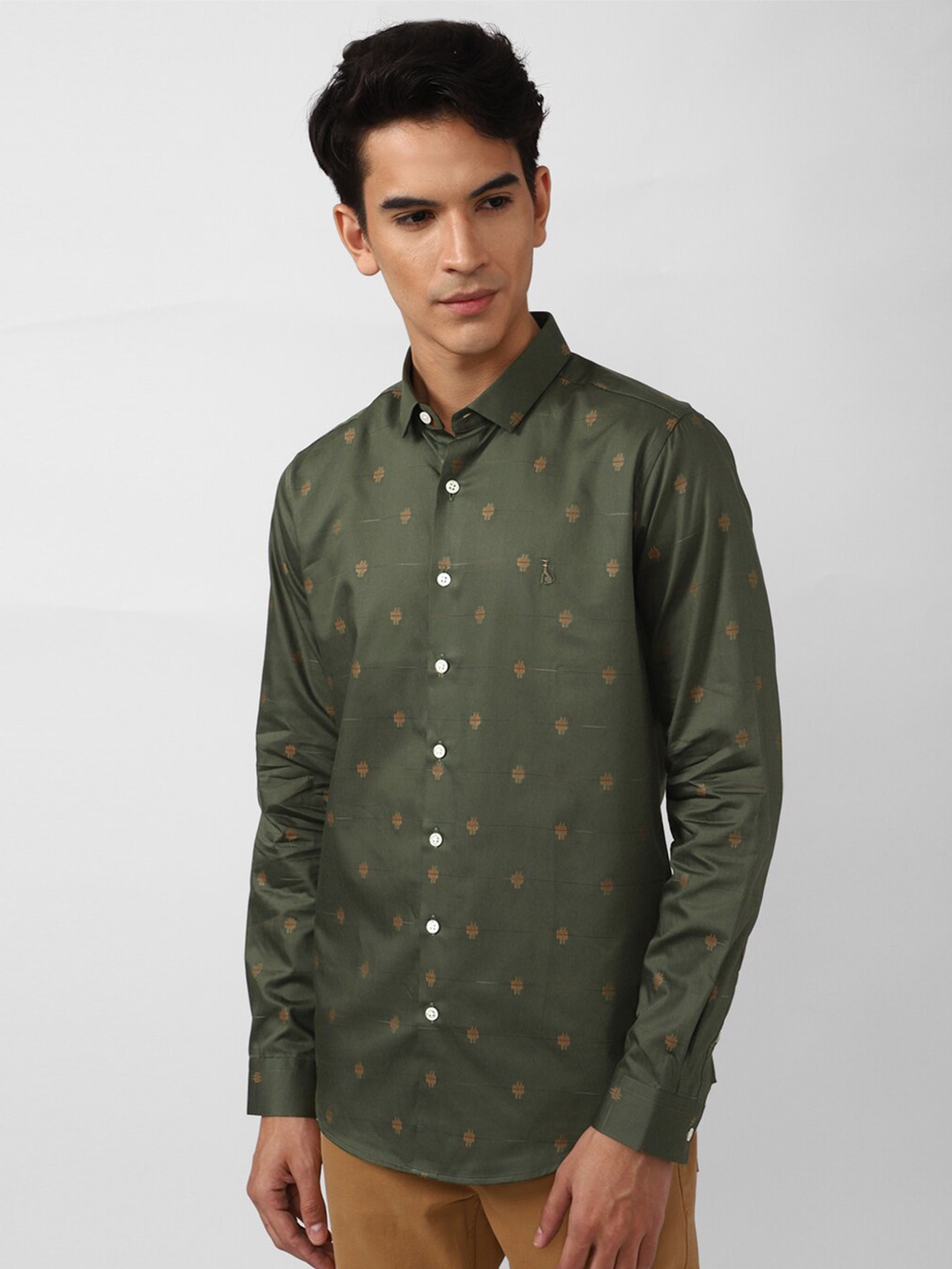 

SIMON CARTER LONDON Men Olive Green Slim Fit Printed Pure Cotton Casual Shirt