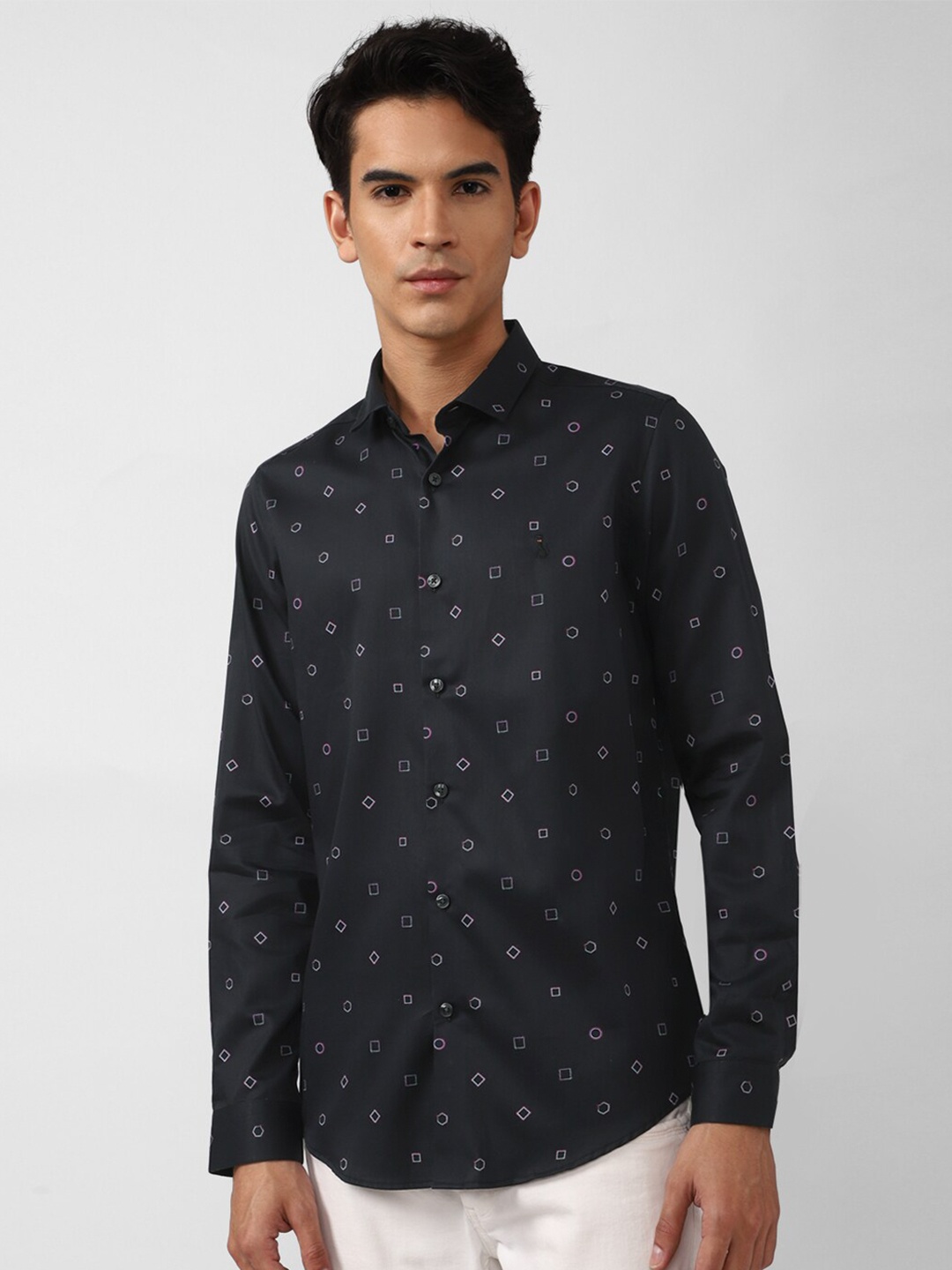 

SIMON CARTER LONDON Men Black Slim Fit Printed Casual Shirt
