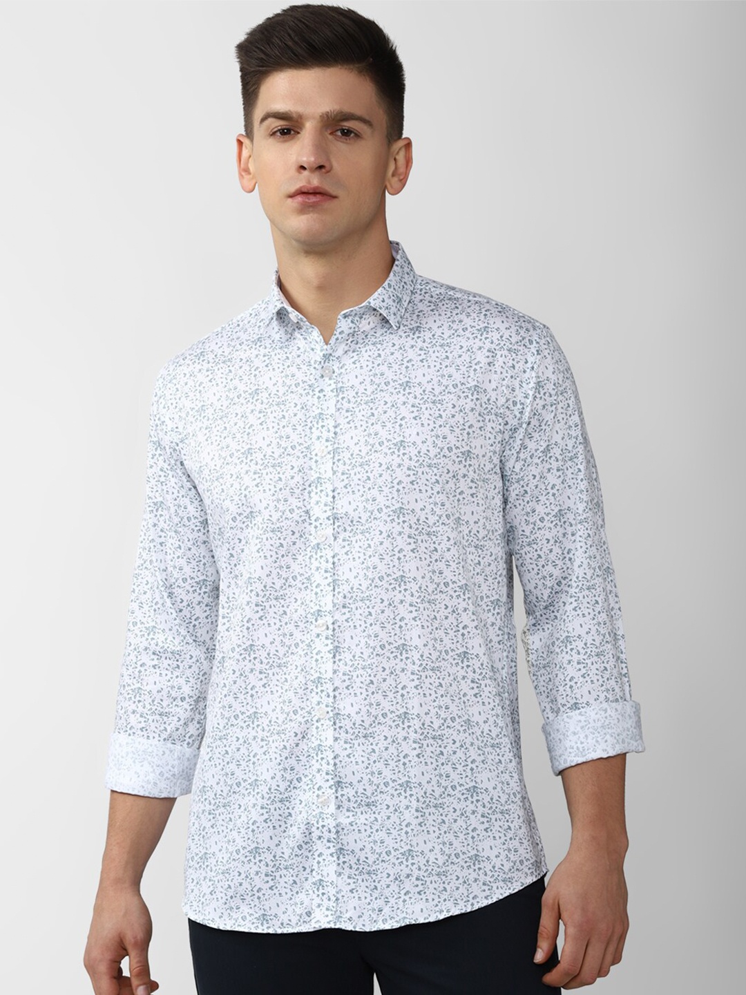

V Dot Men White Slim Fit Floral Printed Pure Cotton Casual Shirt