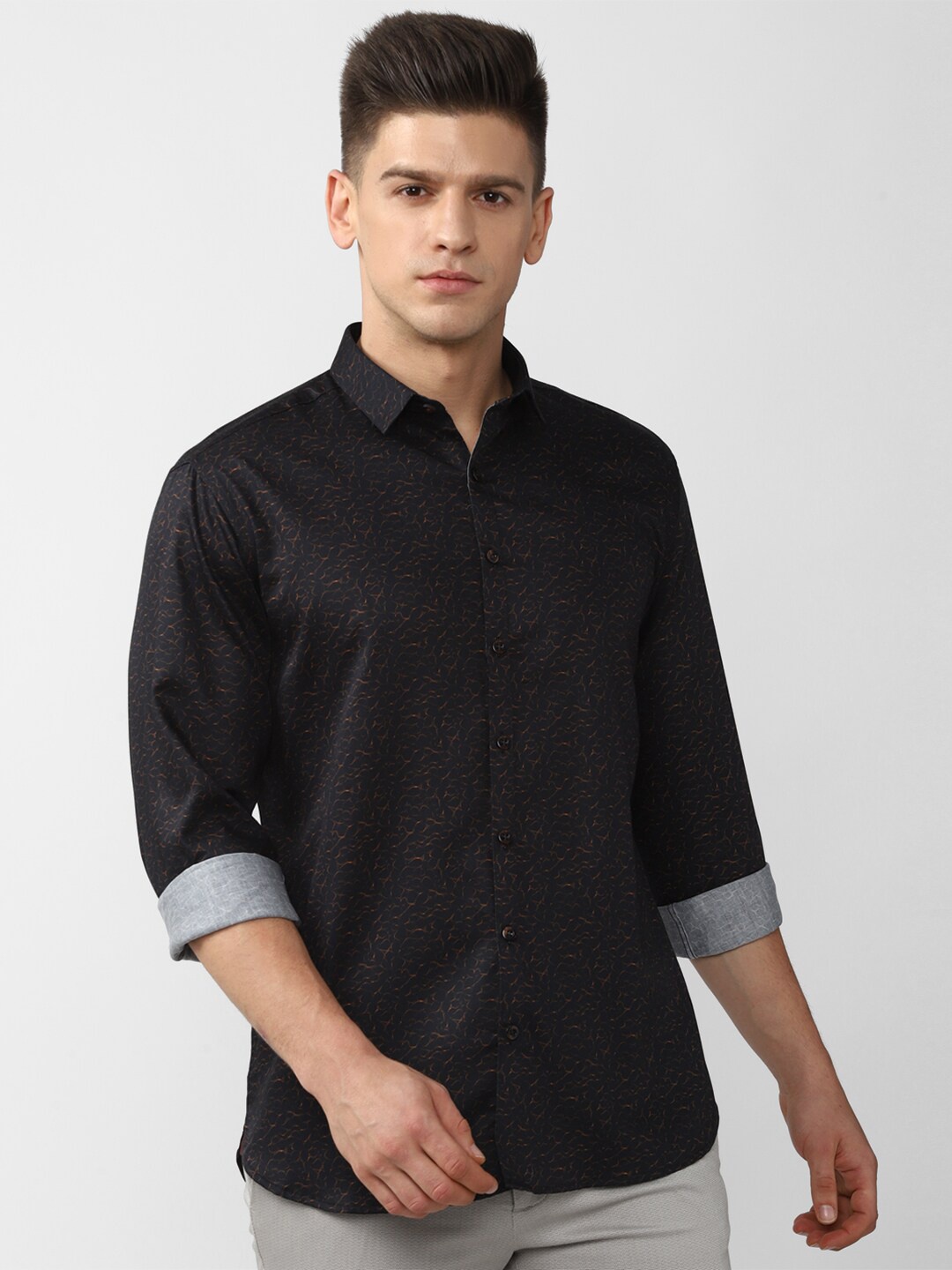 

V Dot Men Black Slim Fit Printed Casual Shirt