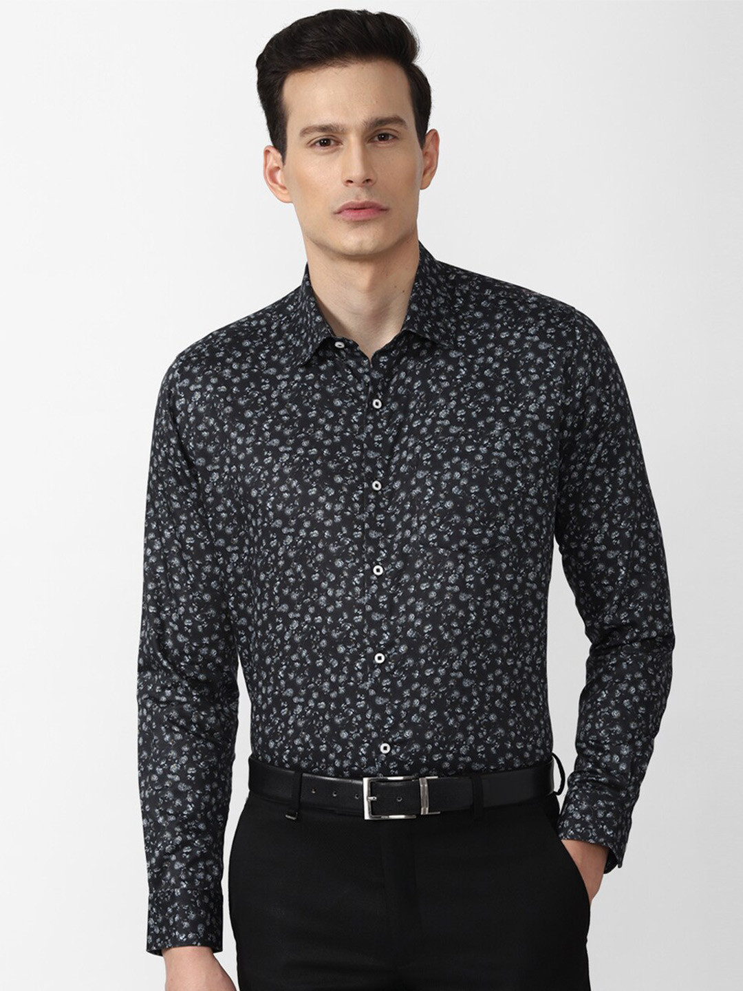 

Van Heusen Men Black Floral Printed Formal Shirt