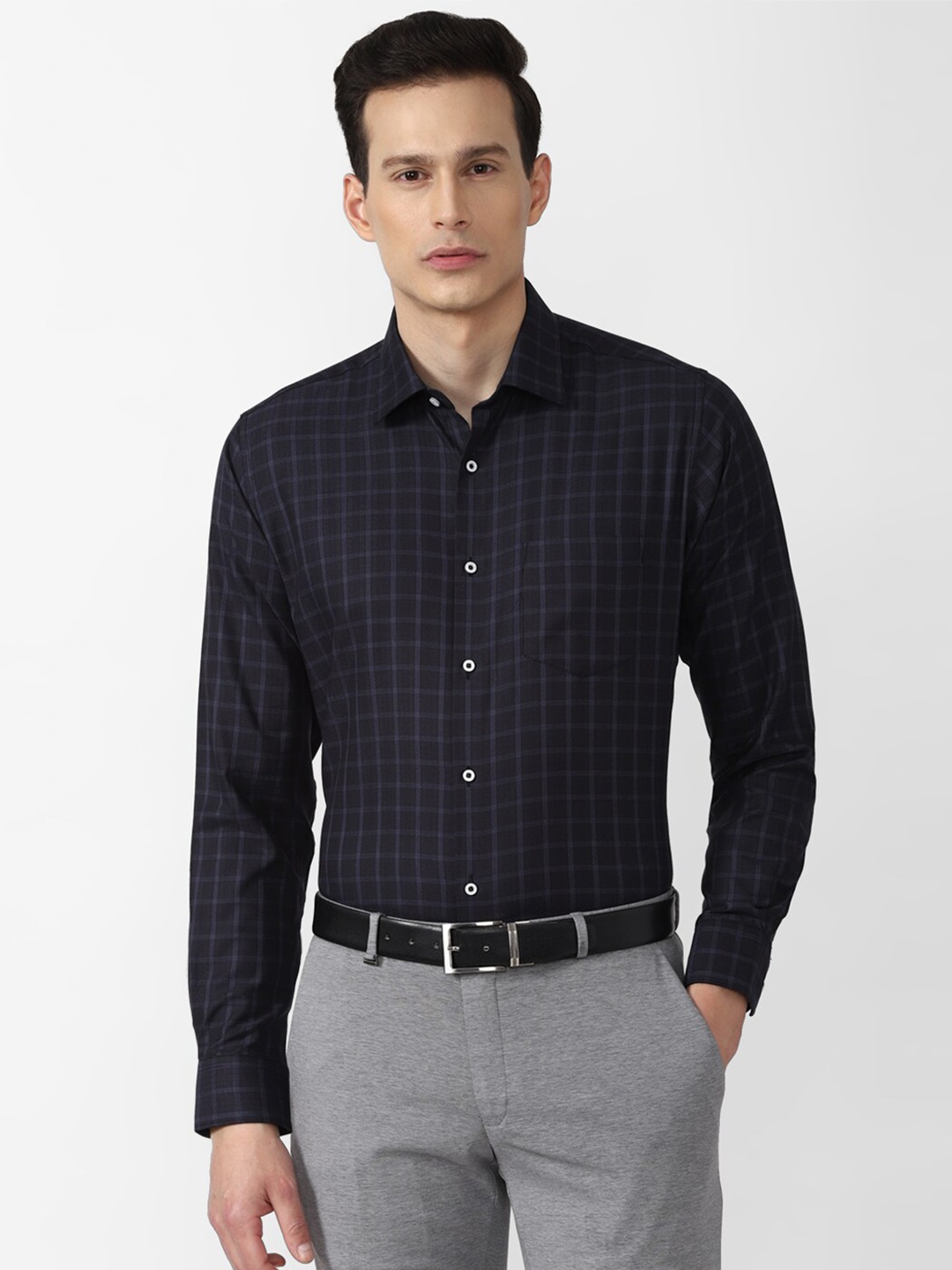 

Van Heusen Men Black Regular Fit Checked Formal Shirt