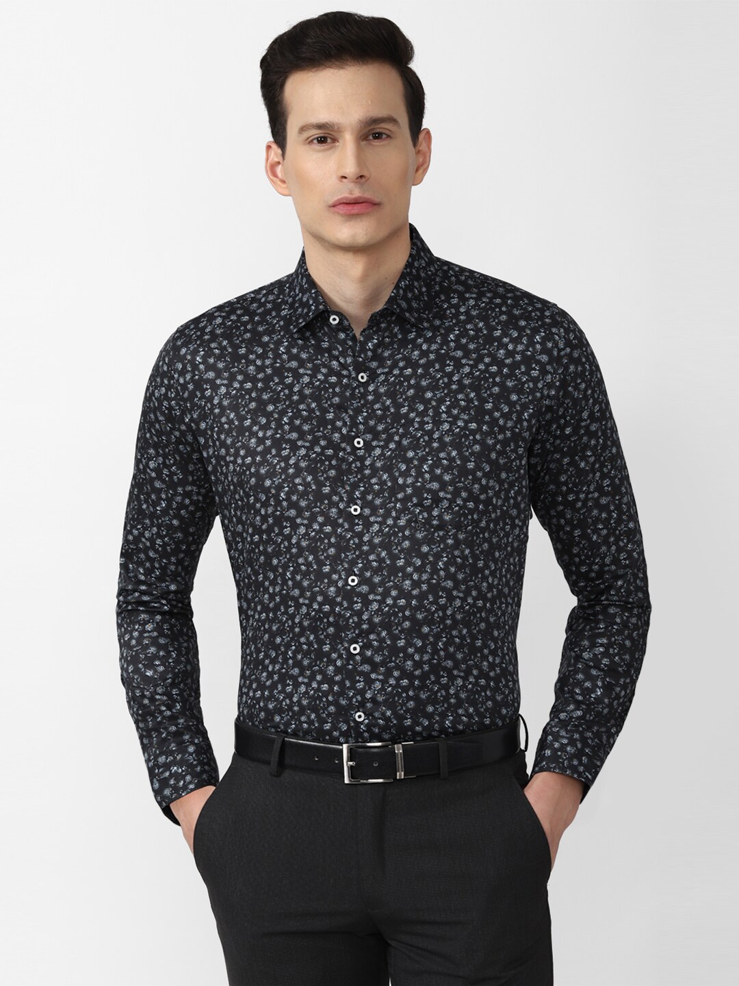 

Van Heusen Men Black Slim Fit Floral Printed Casual Shirt