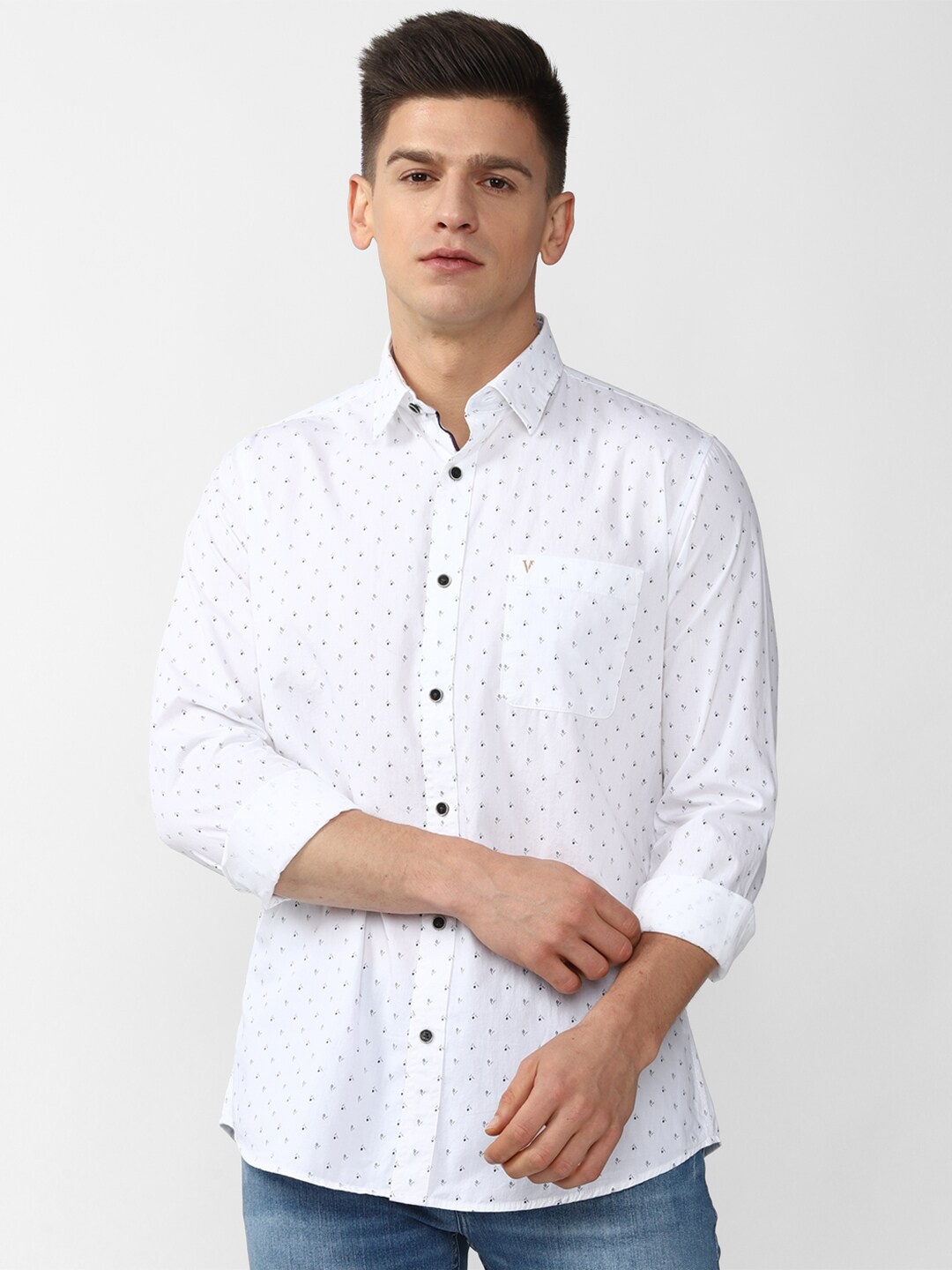 

Van Heusen Sport Men White Cotton Slim Fit Printed Spread Collar Casual Shirt