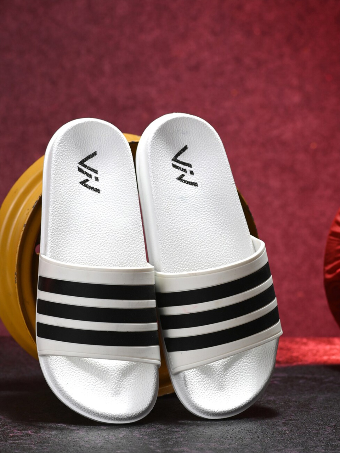 

VIV Men White & Black Striped Rubber Sliders