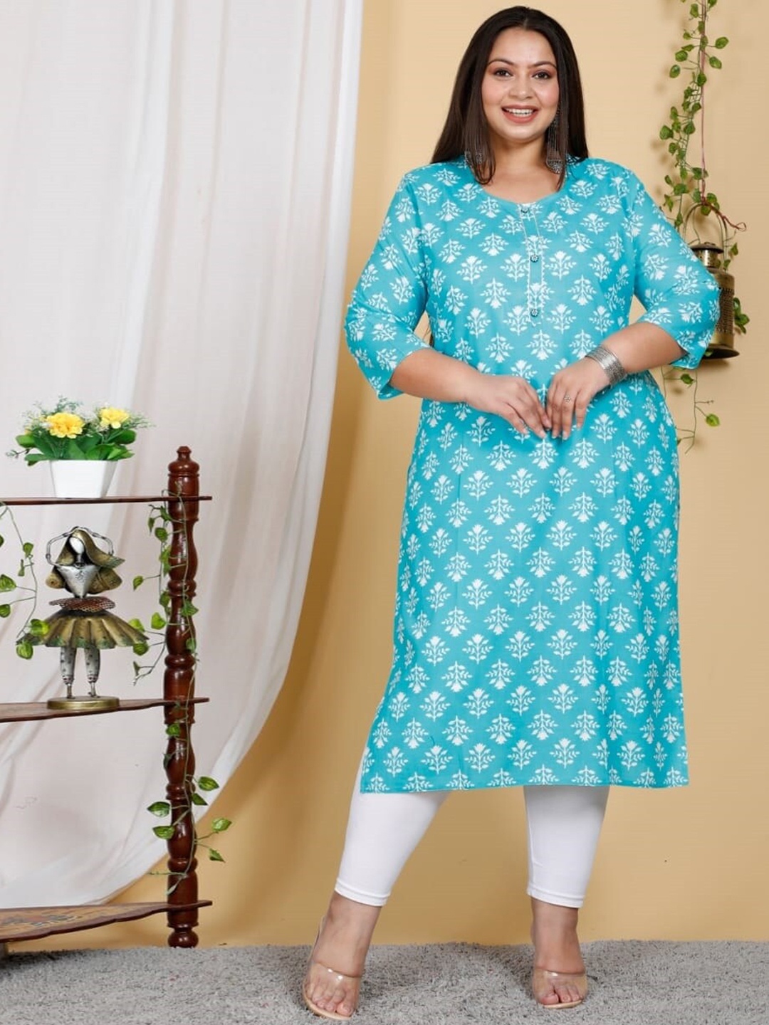 

PNEHA Women Plus Size Blue Floral Printed Floral Kurta