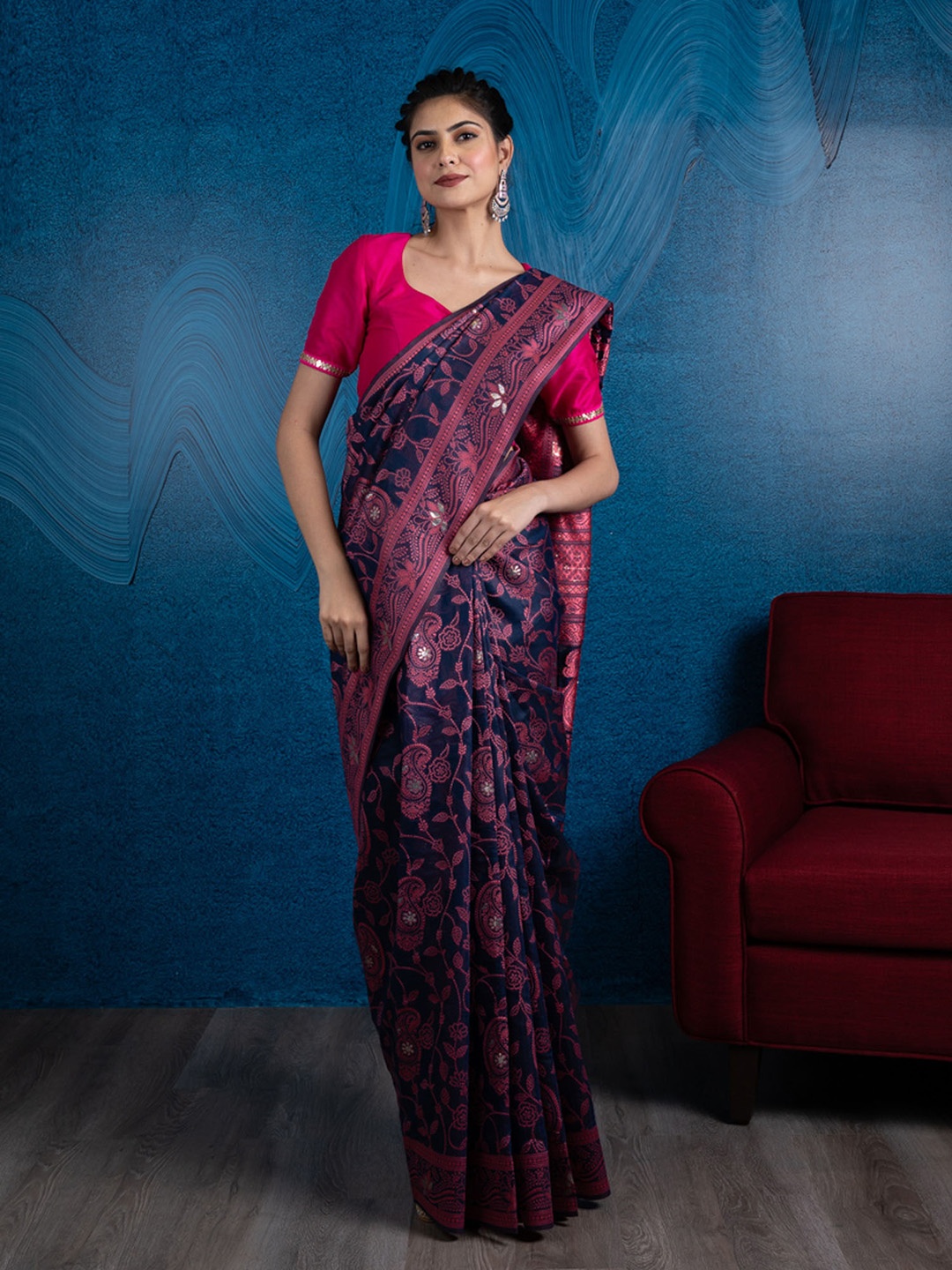 

BEATITUDE Blue & Magenta Floral Saree