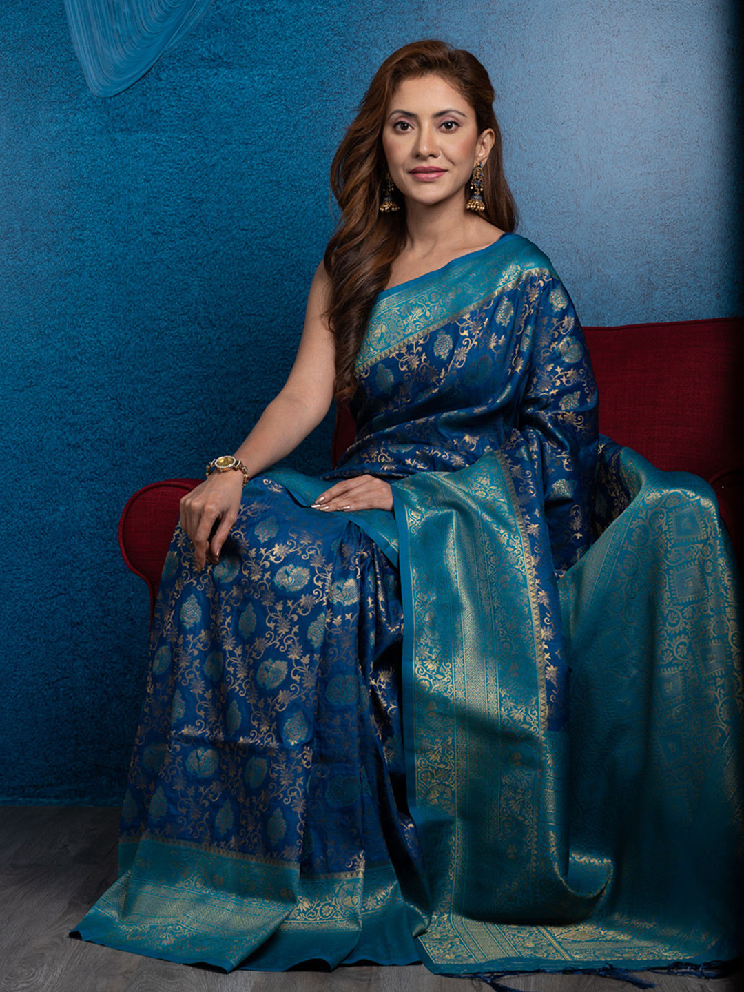 

BEATITUDE Blue & Green Woven Design Zari Silk Blend Banarasi Saree