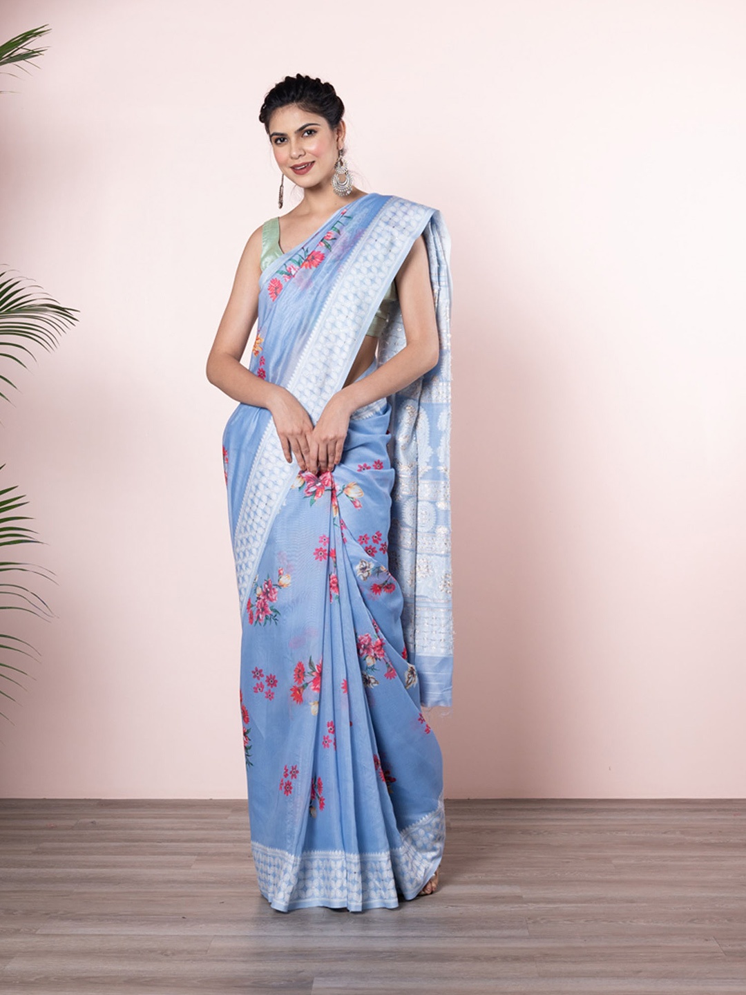 

BEATITUDE Blue & White Floral Saree