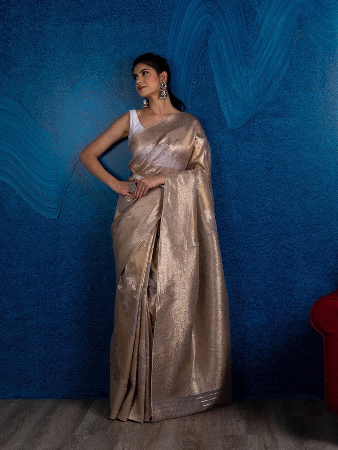 

BEATITUDE Lavender & Gold-Toned Woven Design Zari Silk Blend Banarasi Saree