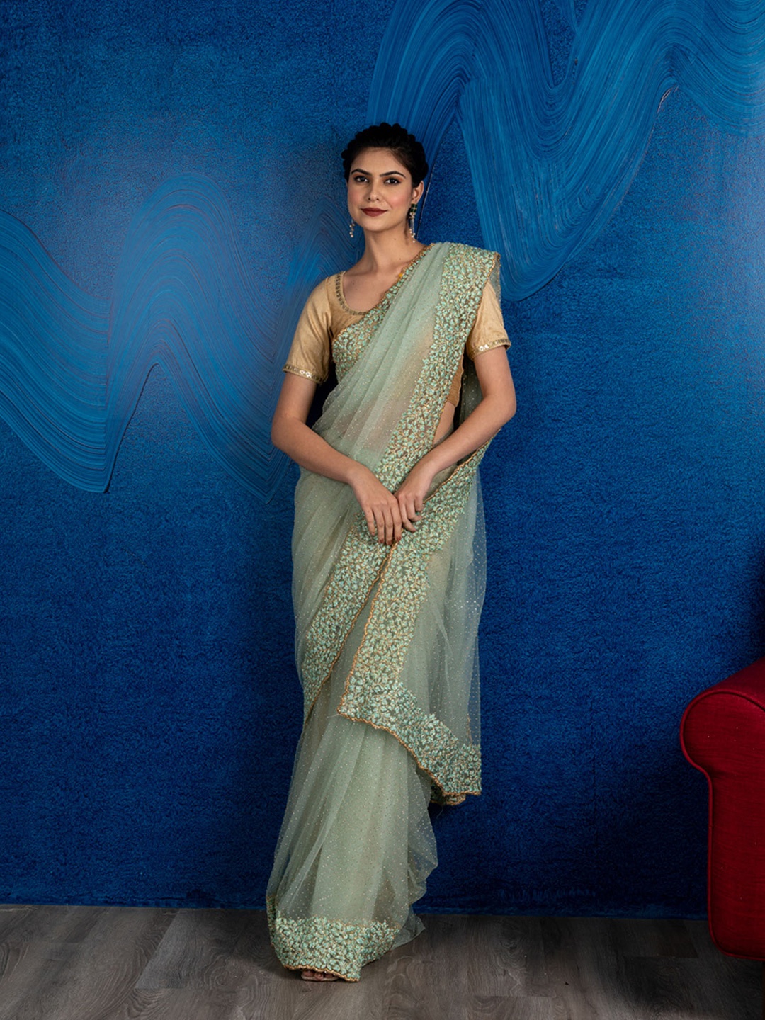 

BEATITUDE Teal & Gold-Toned Floral Embroidered Net Saree