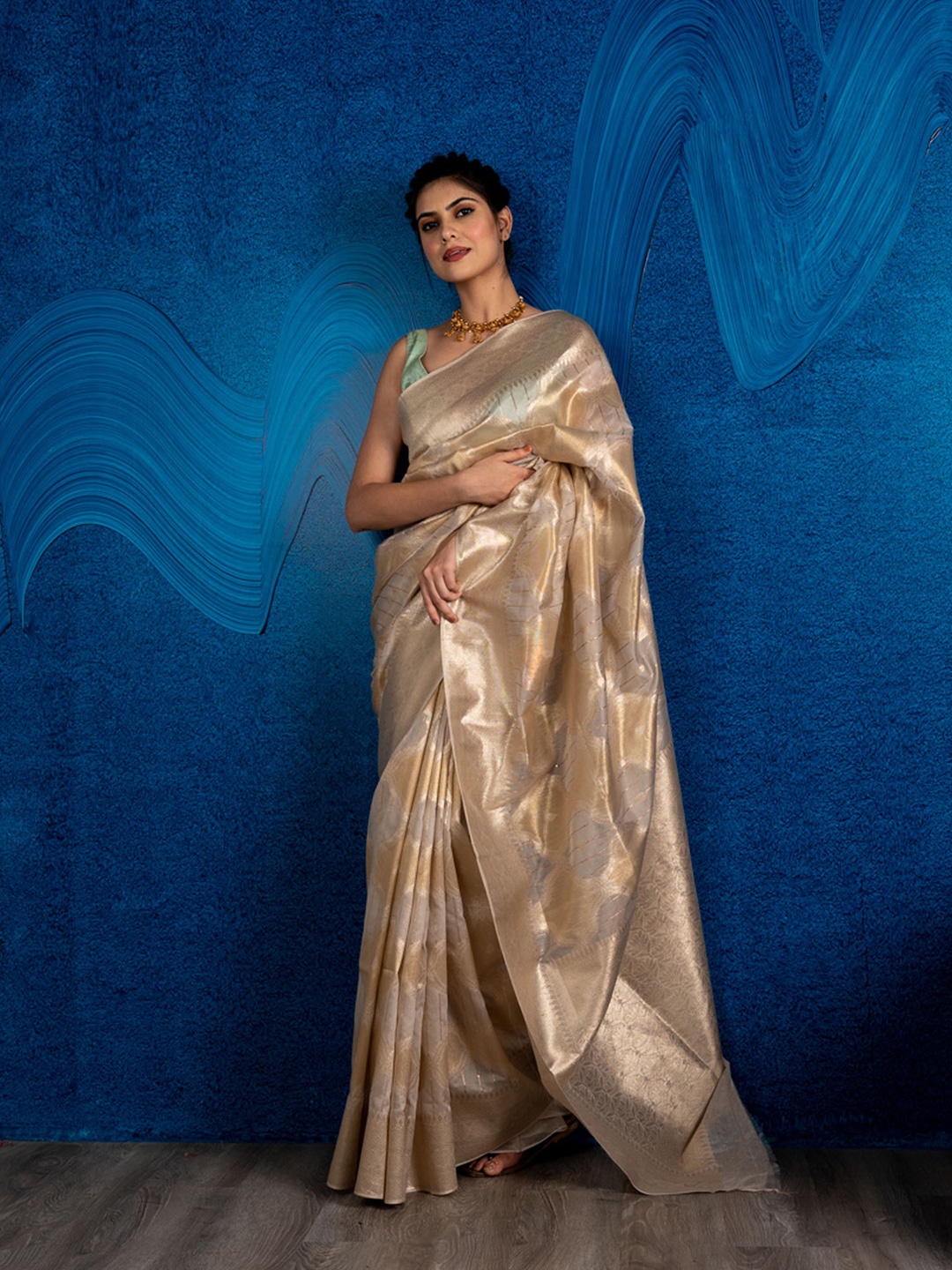 

BEATITUDE Green & Beige Ethnic Motifs Zari Silk Blend Banarasi Saree