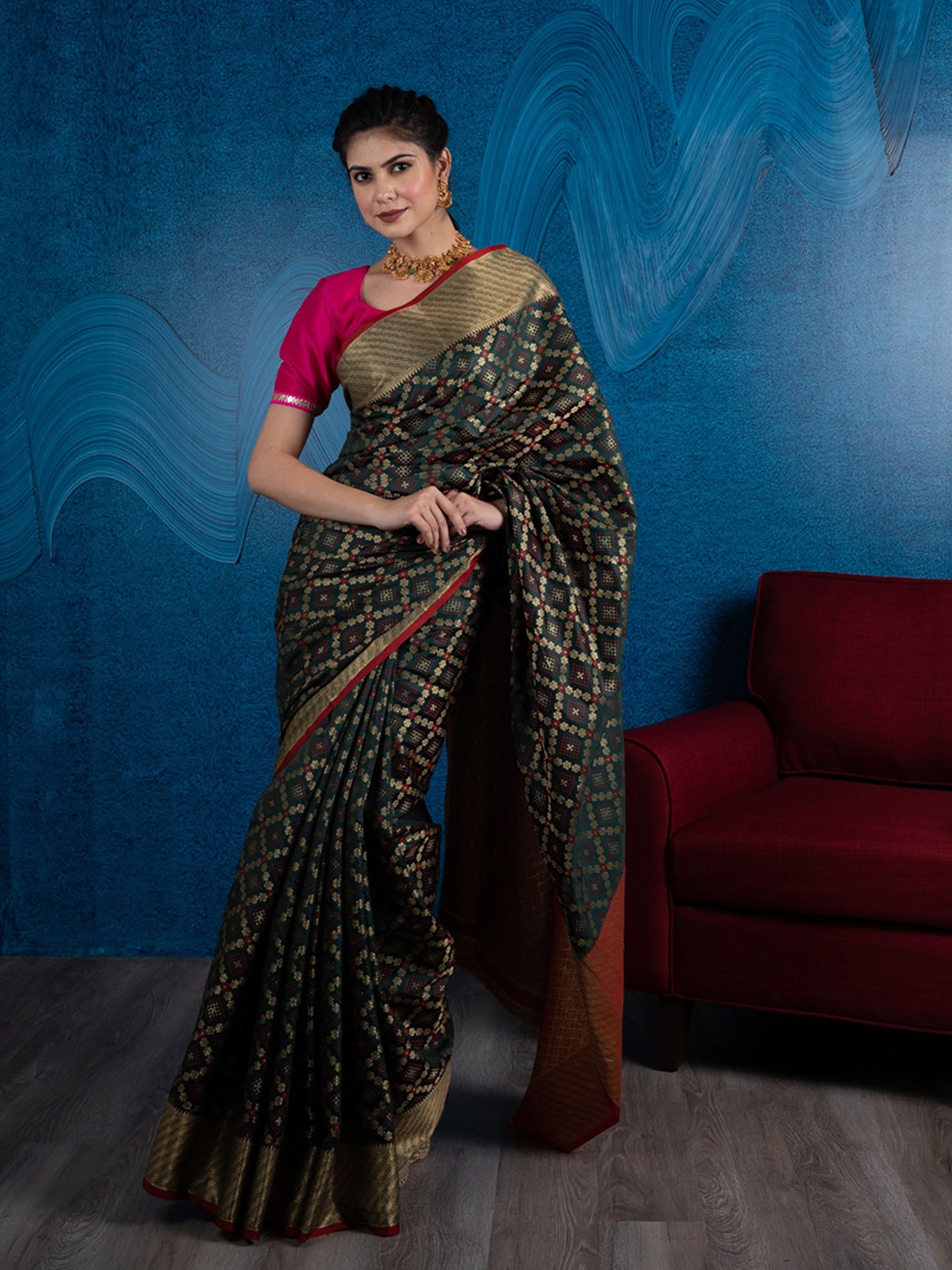 

BEATITUDE Green & Gold-Toned Zari Silk Blend Patola Saree
