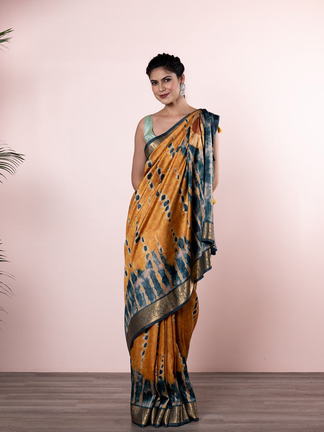 

BEATITUDE Yellow & Grey Tie and Dye Zari Silk Blend Saree
