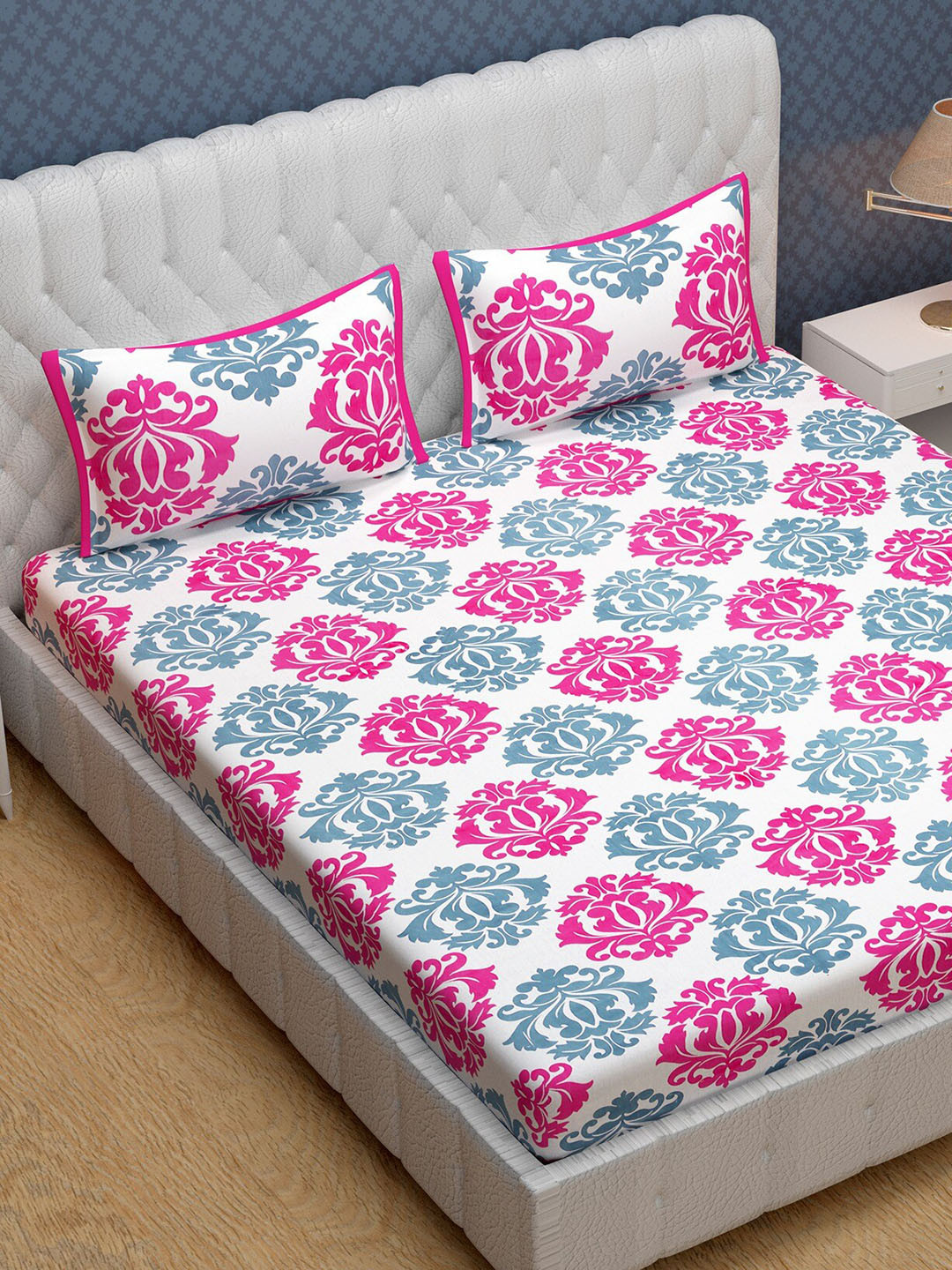 

Urban Magic Pink & White Floral 120 TC Queen Bedsheet with 2 Pillow Covers