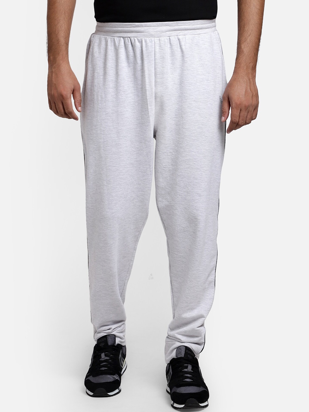 

Aazing London Men Grey Solid Track Pants