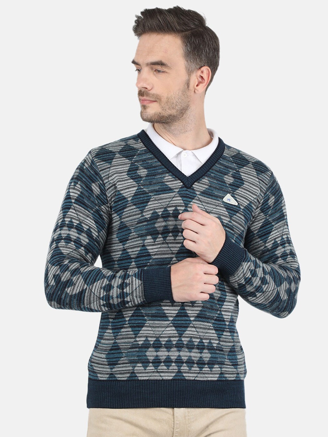 

Monte Carlo Men Blue & White Pullover