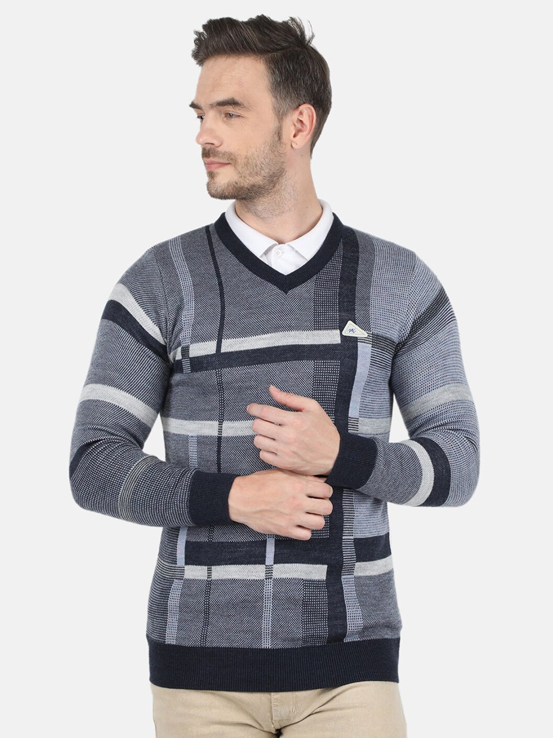 

Monte Carlo Men Blue & White Printed V Neck Pullover