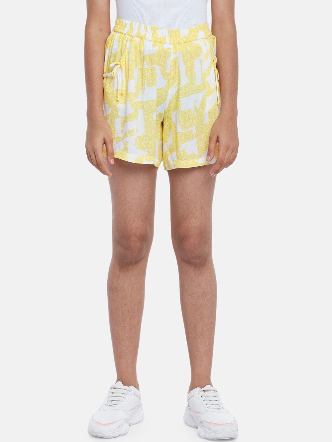 

Coolsters by Pantaloons Girls Yellow Printed Shorts