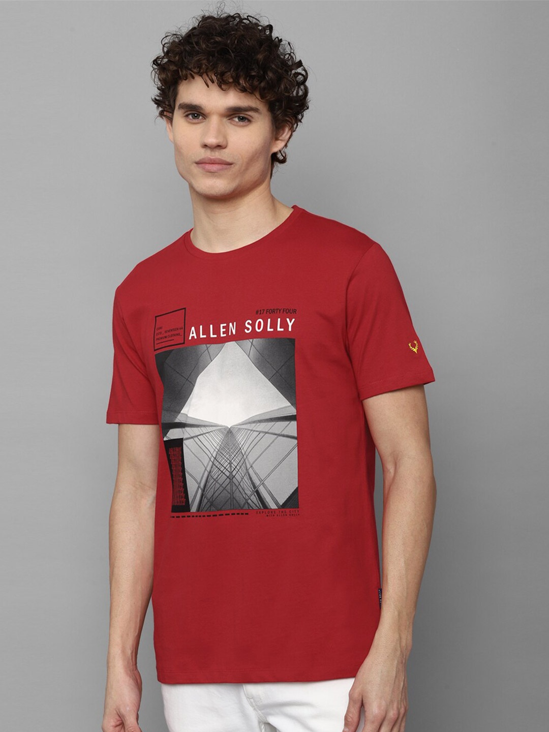 

Allen Solly Men Red Printed Applique Slim Fit T-shirt