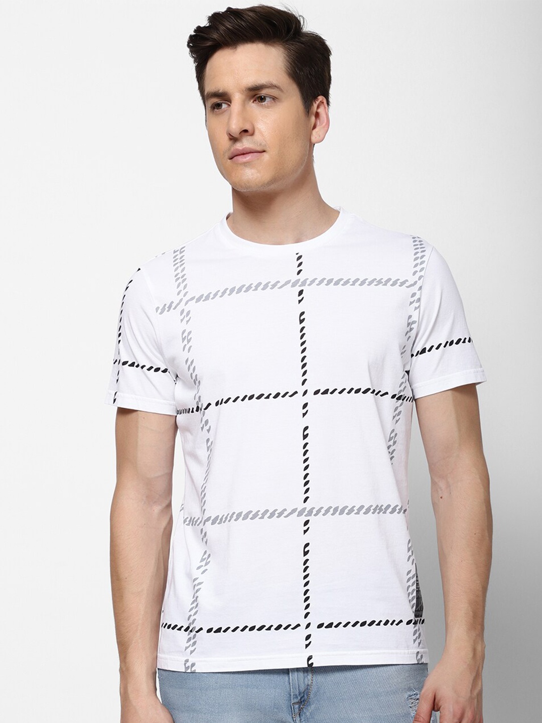 

Wrangler Men White & Black Printed Round Neck T-shirt