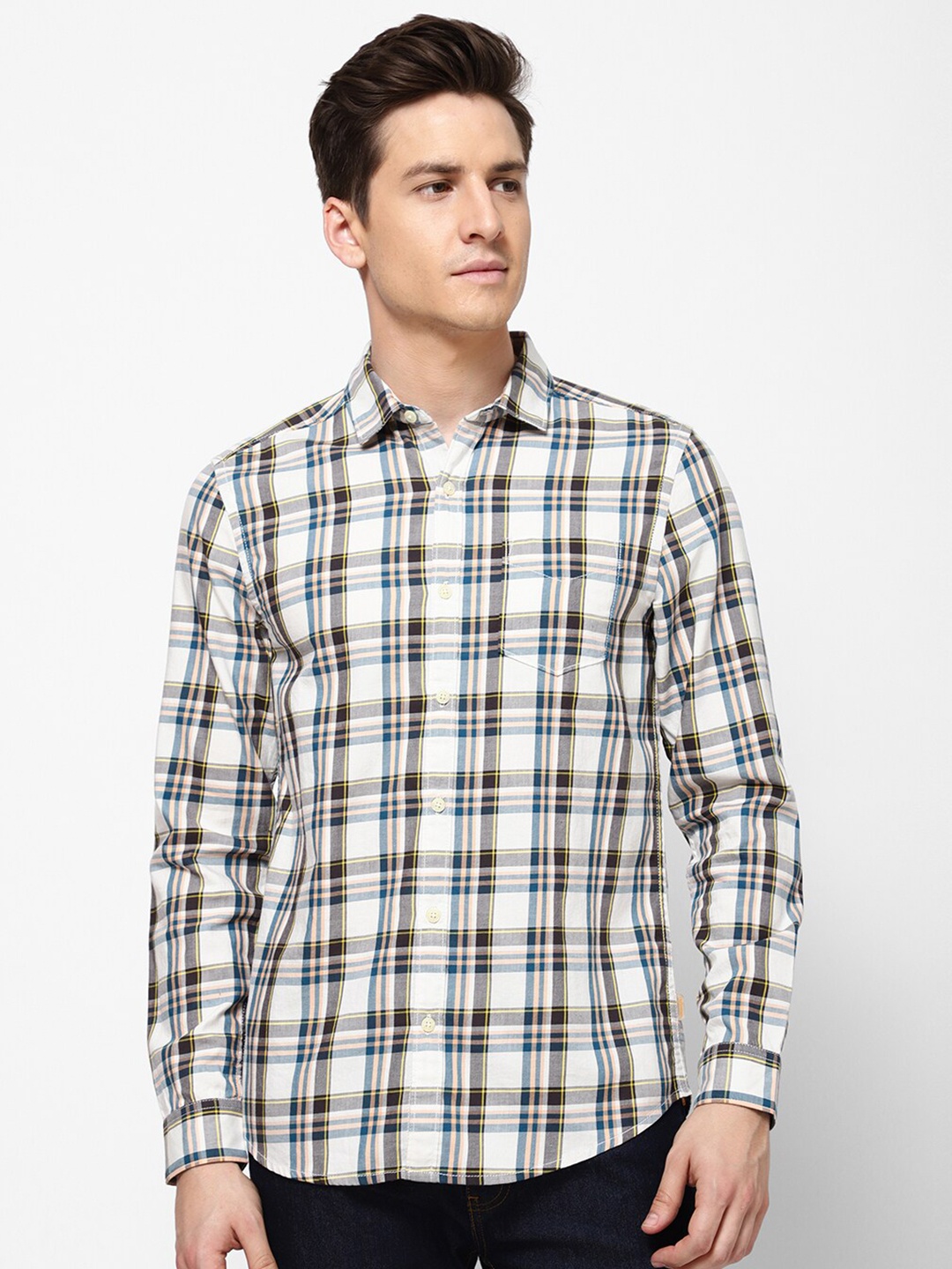 

Wrangler Men White Slim Fit Tartan Checks Checked Cotton Casual Shirt