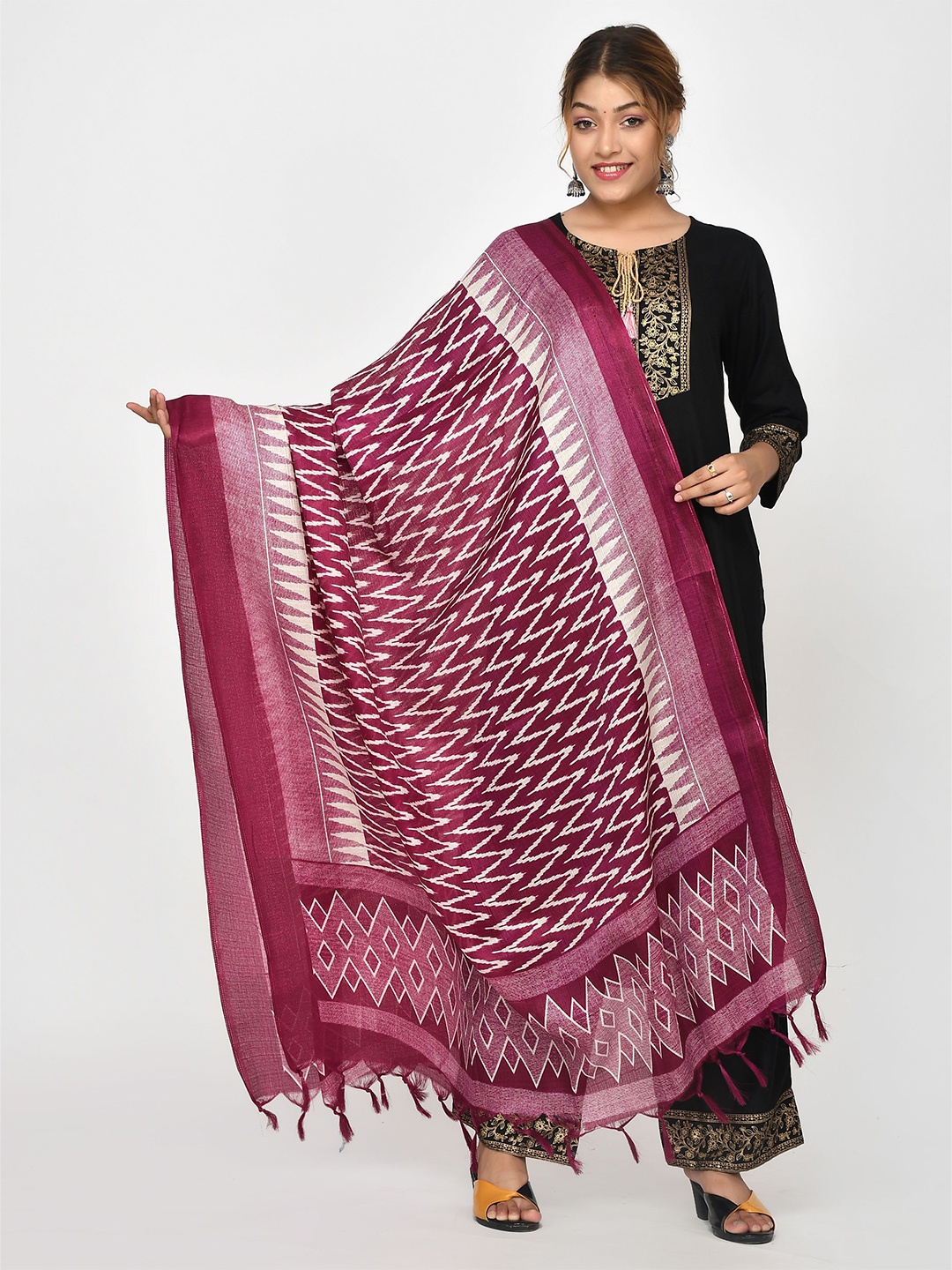 

Kesarya Pink & White Printed Cotton Silk Ikat Dupatta