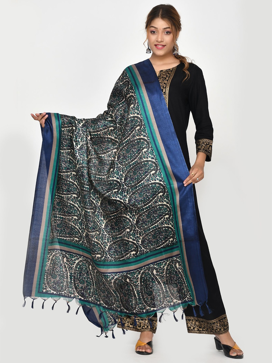 

Kesarya Blue & Green Ethnic Motifs Printed Cotton Silk Kalamkari Dupatta