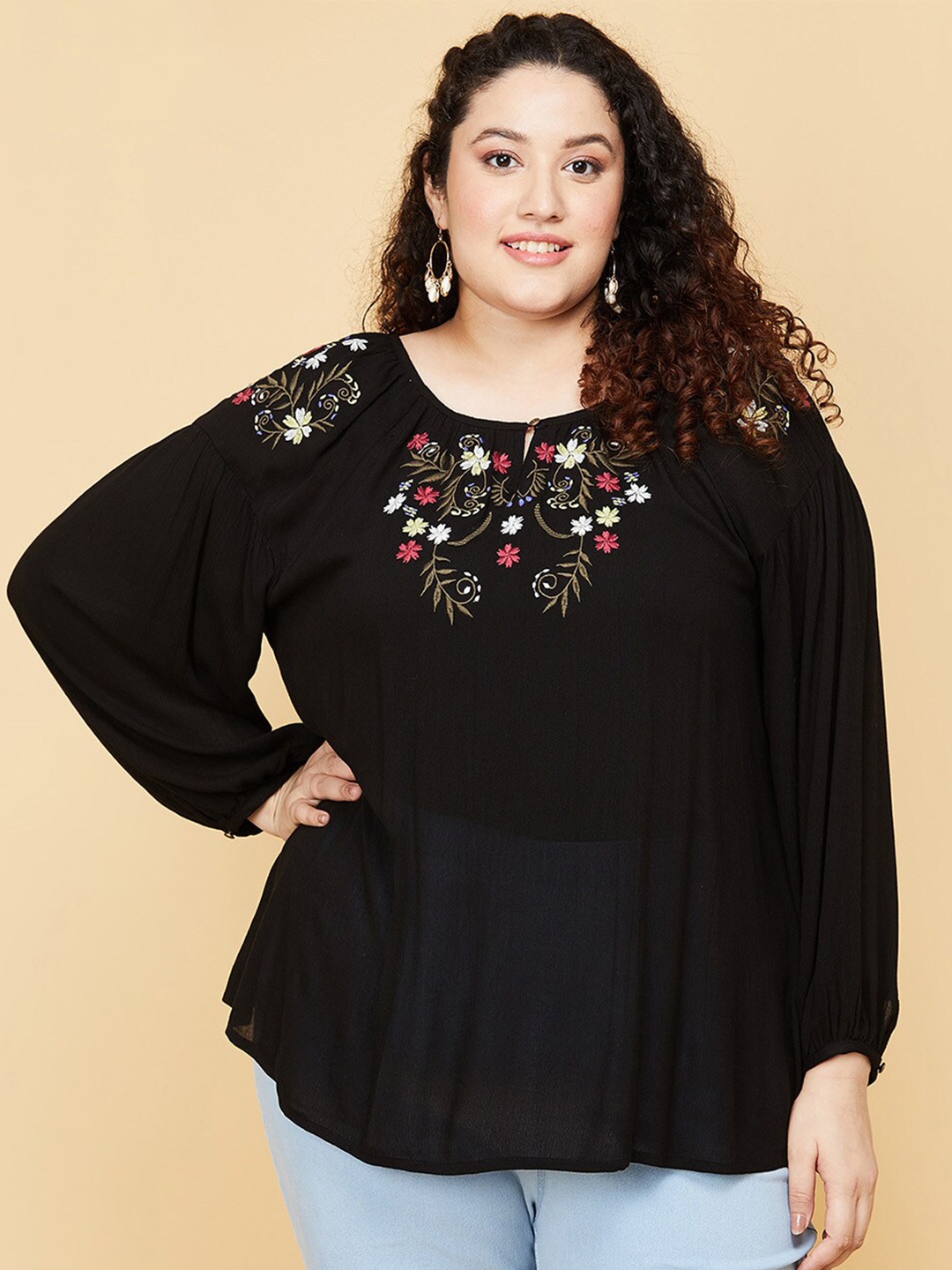 

max Plus Size Black Embroidered Longline Top