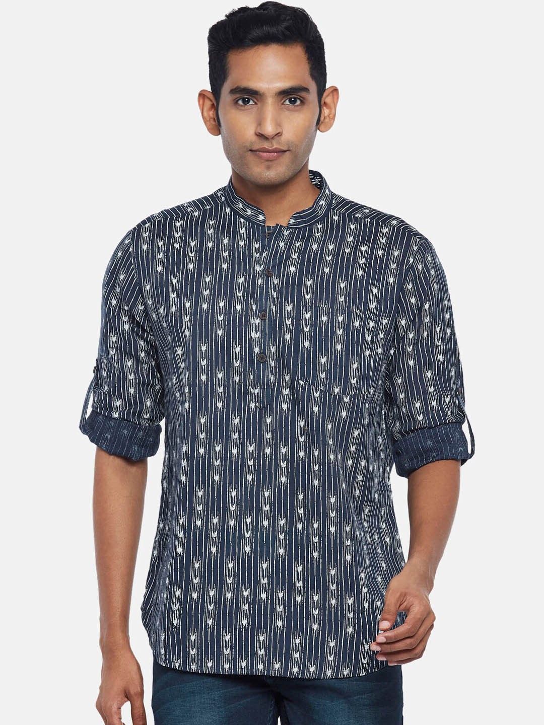 

indus route by Pantaloons Men Navy Printed Kurta, Navy blue