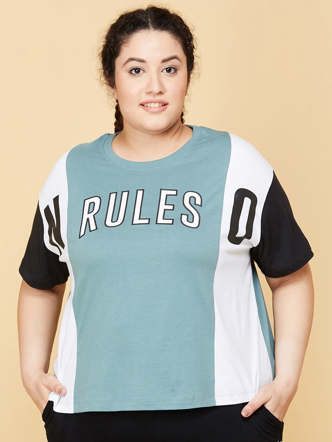 

max Women Plus Size Green & White Colourblocked Pure Cotton T-shirt