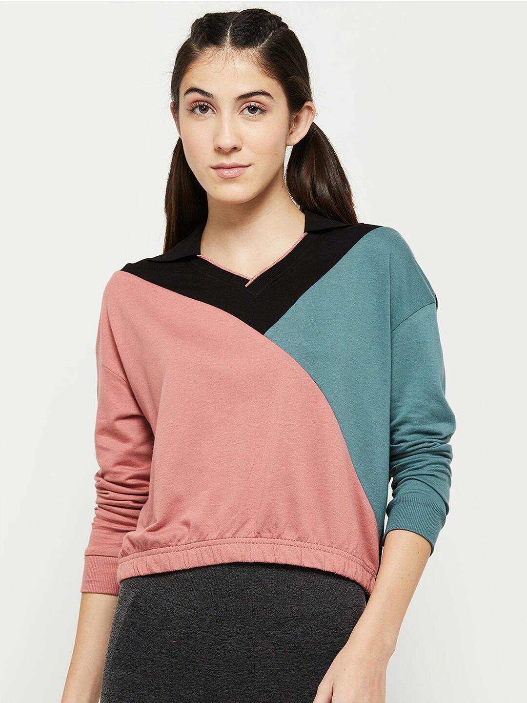

max Women Black & Peach-Coloured Colourblocked V-Neck Drop-Shoulder Sleeves T-shirt