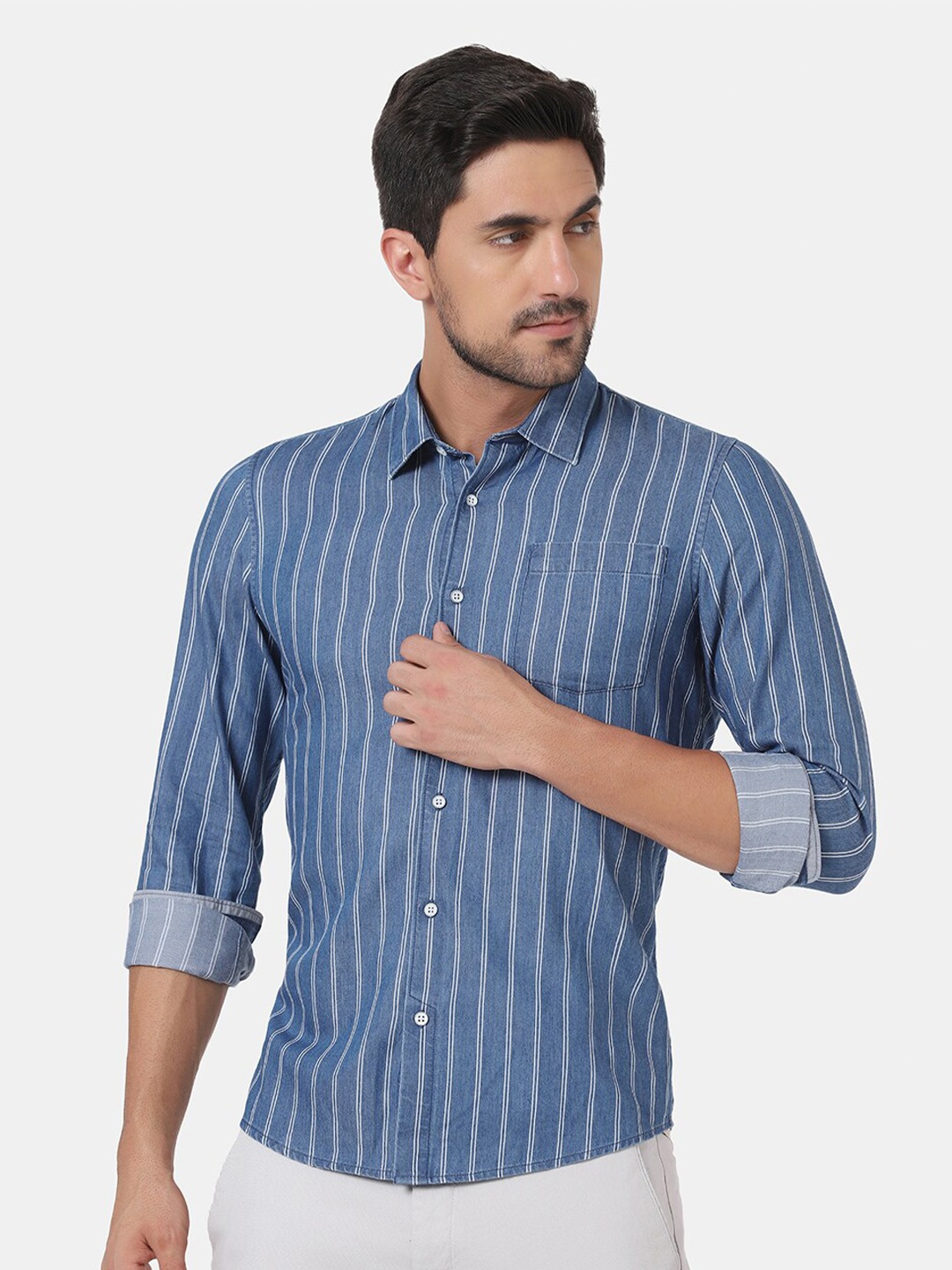 

Blackberrys Men Blue Skinny Fit Striped Casual Shirt
