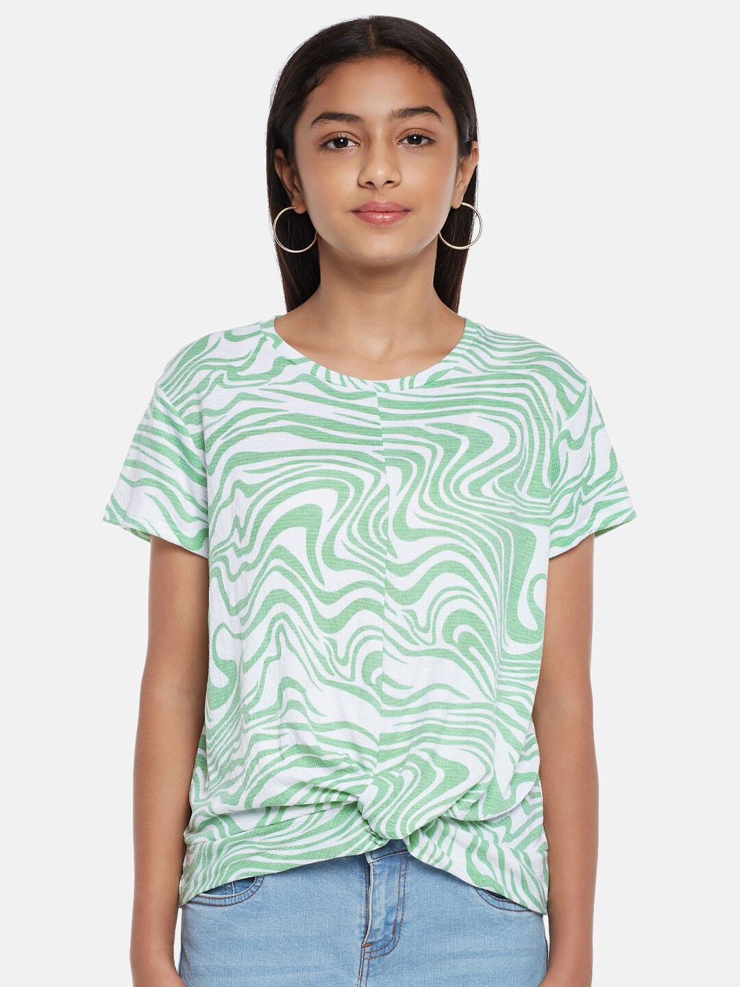 

Coolsters by Pantaloons Girls Green Abstract Printed T-shirt