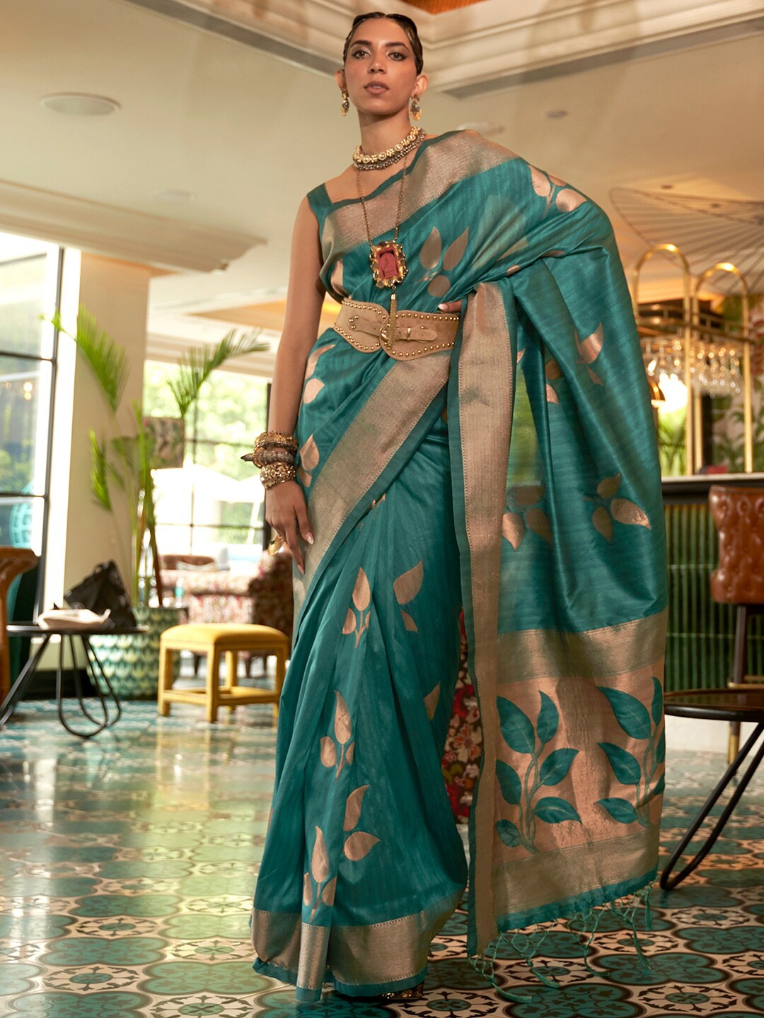 

Mitera Teal & Gold-Toned Floral Zari Silk Blend Banarasi Saree