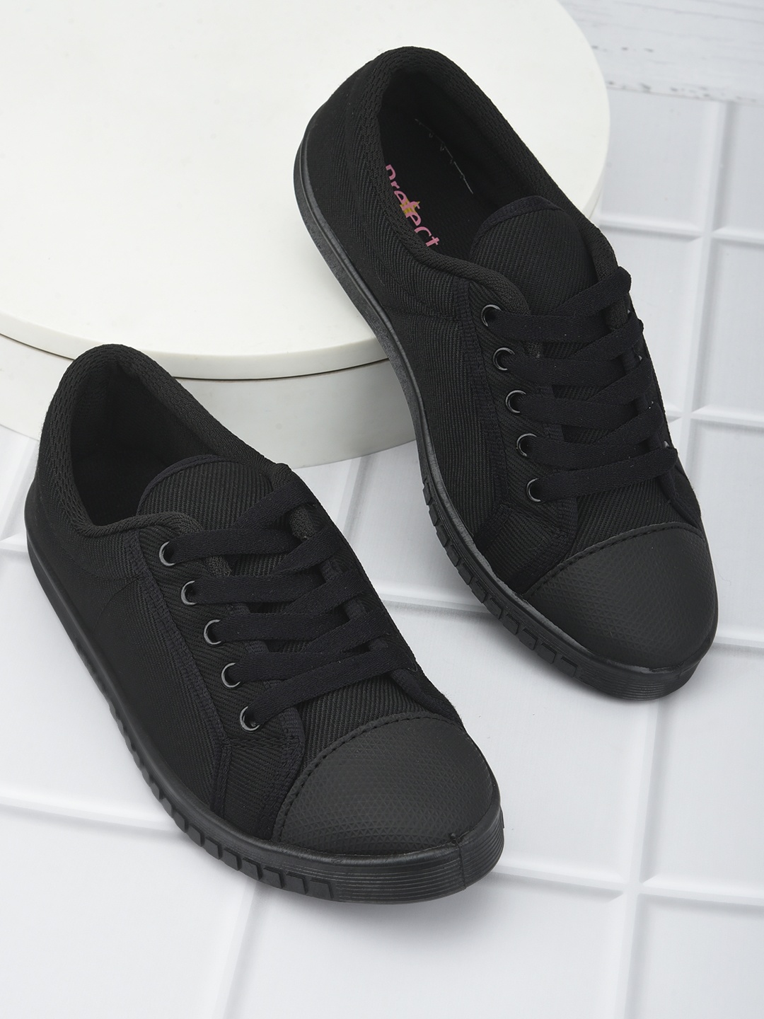 

Liberty Boys Lace-Up School Sneakers, Black