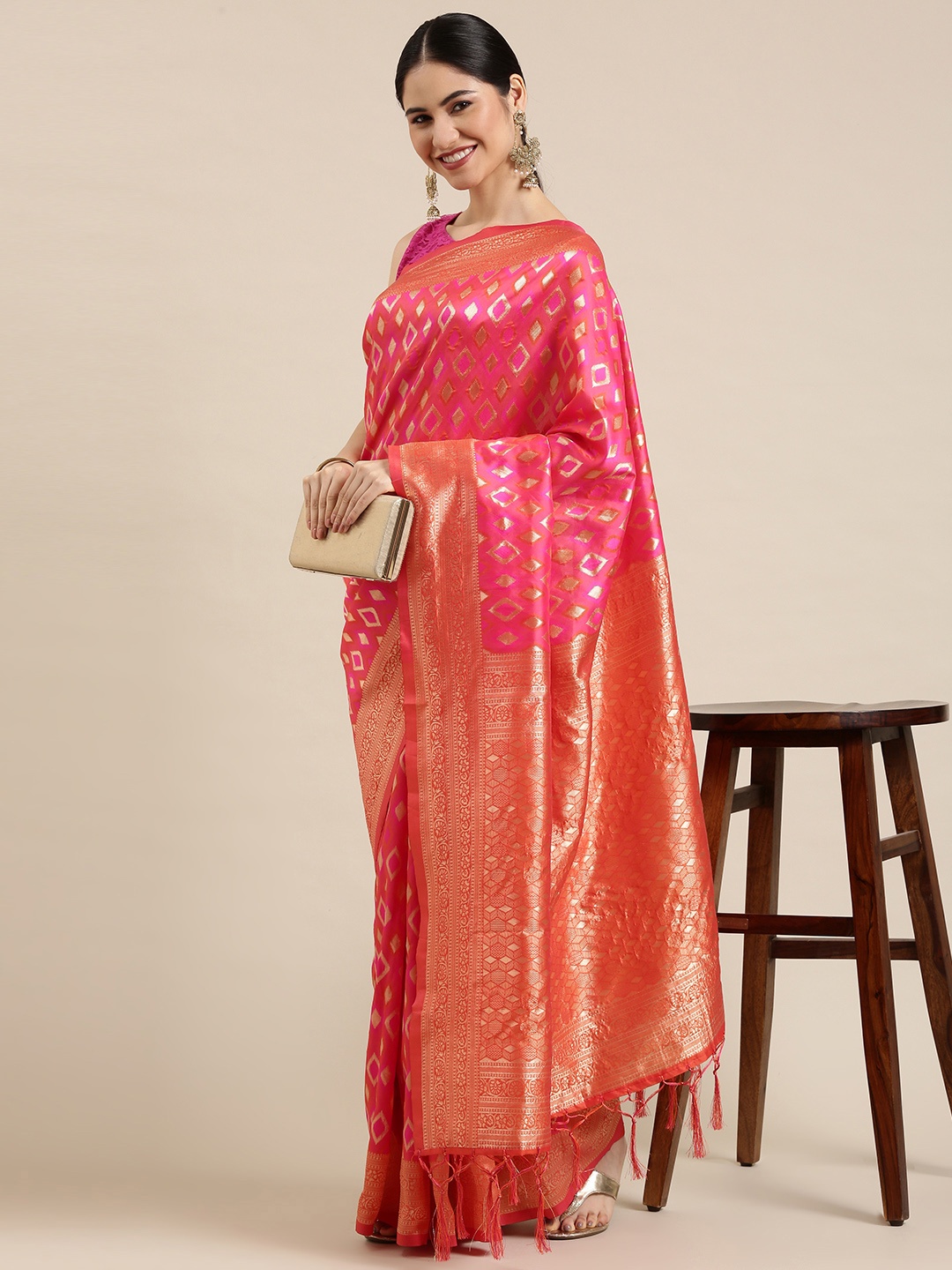 

Mitera Pink & Peach-Coloured Zari Silk Blend Kanjeevaram Saree