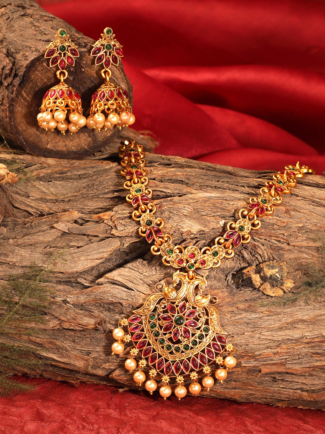 

Yellow Chimes Gold-Plated Stones & Pearl Studded Jewellery Set